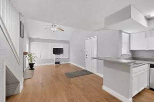 9811 Walnut St, Dallas, TX 75243 - Photo 11