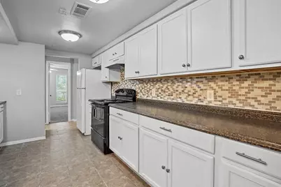 2156 Fleur De Lis Court, Arlington, TX 76012 - Photo 5