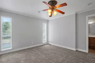 2156 Fleur De Lis Ct, Arlington, TX 76012 - Photo 11
