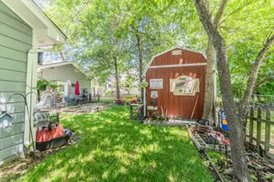 502 Davis Street S, Sulphur Springs, TX 75482 - Photo 27