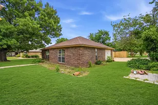 1838 W Taylor St, Sherman, TX 75092 - Photo 5