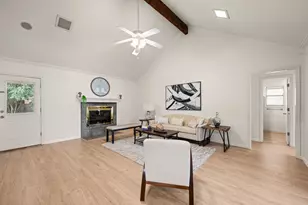 204 Overcrest Dr, Benbrook, TX 76126 - Photo 11