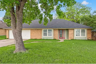 204 Overcrest Drive, Benbrook, TX 76126 - Photo 3