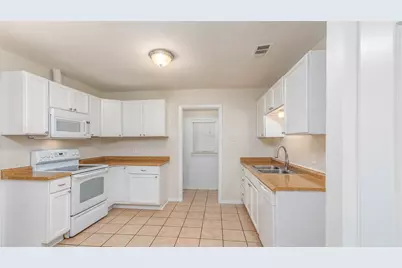 5621 Brent Drive, Haltom City, TX 76148 - Photo 31