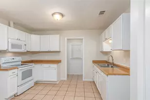 5621 Brent Dr, Haltom City, TX 76148 - Photo 31