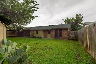 5621 Brent Drive, Haltom City, TX 76148 - Photo 39