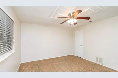 5621 Brent Drive, Haltom City, TX 76148 - Photo 15