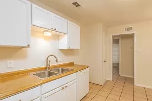 5621 Brent Dr, Haltom City, TX 76148 - Photo 33
