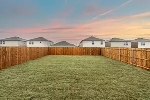 321 Hopson St, Van Alstyne, TX 75495 - Photo 17