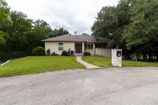 8510 Linden Ct, Granbury, TX 76049 - Photo 3