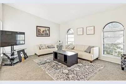 10826 Wallbrook Drive, Dallas, TX 75238 - Photo 5
