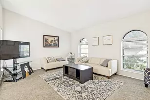 10826 Wallbrook Dr, Dallas, TX 75238 - Photo 5