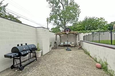 10826 Wallbrook Drive, Dallas, TX 75238 - Photo 25