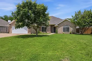 912 Wheeler Creek Dr, Gainesville, TX 76240 - Photo 1