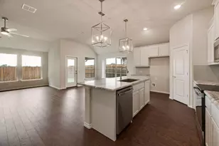 2028 Caicos Rd, Granbury, TX 76049 - Photo 9