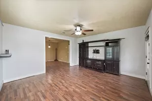 2001 N Beaton St, Corsicana, TX 75110 - Photo 3