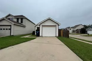 10745 Many Oaks Dr, Fort Worth, TX 76140 - Photo 1