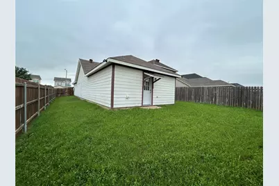 10745 Many Oaks Drive, Fort Worth, TX 76140 - Photo 17