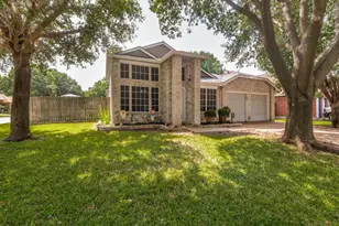 3335 Kelley Dr, Grand Prairie, TX 75052 - Photo 3