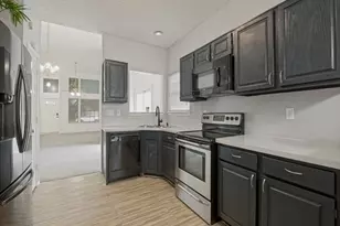 3335 Kelley Dr, Grand Prairie, TX 75052 - Photo 7