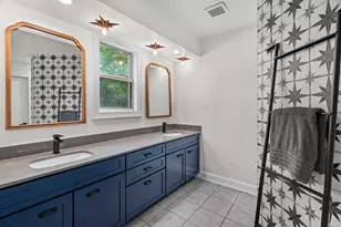 2404 Westwood Dr, Arlington, TX 76012 - Photo 21