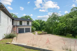 2404 Westwood Dr, Arlington, TX 76012 - Photo 3