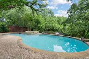 2404 Westwood Dr, Arlington, TX 76012 - Photo 33