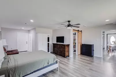 709 SW Dallas Street, Grand Prairie, TX 75051 - Photo 21