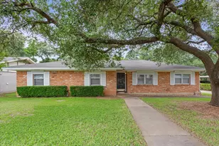 708 Wedgewood Dr, Woodway, TX 76712 - Photo 35
