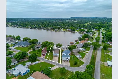 4006 Lands End Court, Granbury, TX 76048 - Photo 11