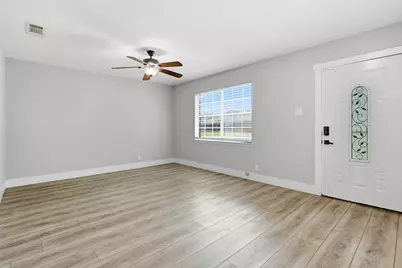 205 W Huitt Lane, Euless, TX 76040 - Photo 9