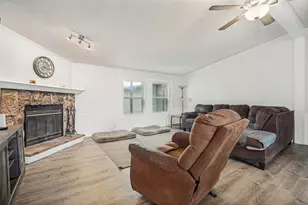 301 Darrell Rd, Roanoke, TX 76262 - Photo 7