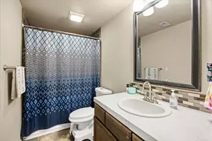405 Granbury Ct, Granbury, TX 76049 - Photo 11