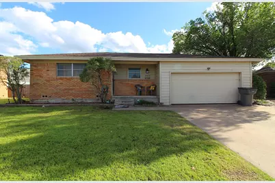 4949 S Lake Park Drive, Wichita Falls, TX 76302 - Photo 1