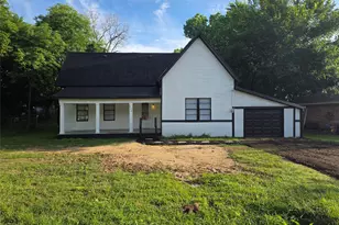 408 E 1st St, Quinlan, TX 75474 - Photo 1