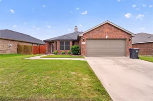 7315 Fossil Creek Dr, Arlington, TX 76002 - Photo 1