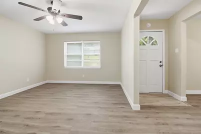 2703 Oak Cliff Lane, Arlington, TX 76012 - Photo 3