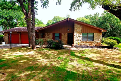 2703 Oak Cliff Lane, Arlington, TX 76012 - Photo 1