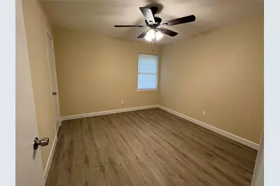 2703 Oak Cliff Lane, Arlington, TX 76012 - Photo 11