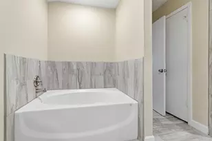 2703 Oak Cliff Ln, Arlington, TX 76012 - Photo 21