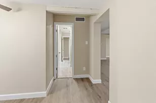 2703 Oak Cliff Ln, Arlington, TX 76012 - Photo 13