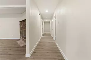 2703 Oak Cliff Ln, Arlington, TX 76012 - Photo 5