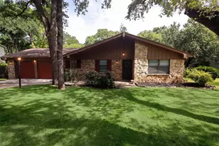 2703 Oak Cliff Ln, Arlington, TX 76012 - Photo 31