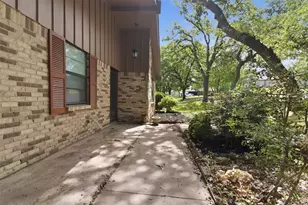 2703 Oak Cliff Ln, Arlington, TX 76012 - Photo 27