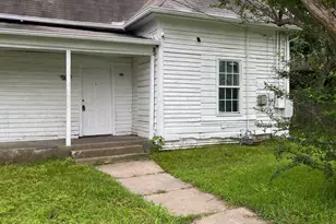 904 E College St, Terrell, TX 75160 - Photo 1