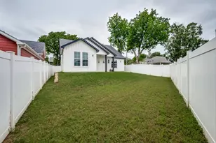 216 Wilson St, Lake Dallas, TX 75065 - Photo 27