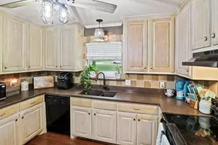 1301 Woodland Dr, Canton, TX 75103 - Photo 13