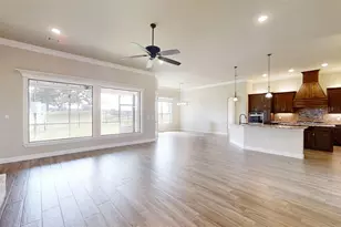 2025 Clive Dr, Granbury, TX 76048 - Photo 5