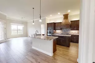 2025 Clive Dr, Granbury, TX 76048 - Photo 9