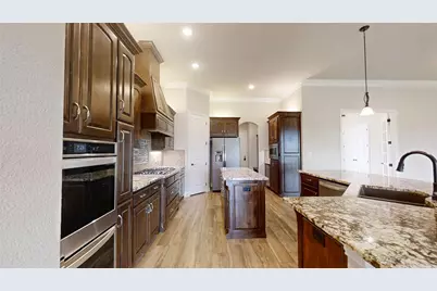 2025 Clive Drive, Granbury, TX 76048 - Photo 7